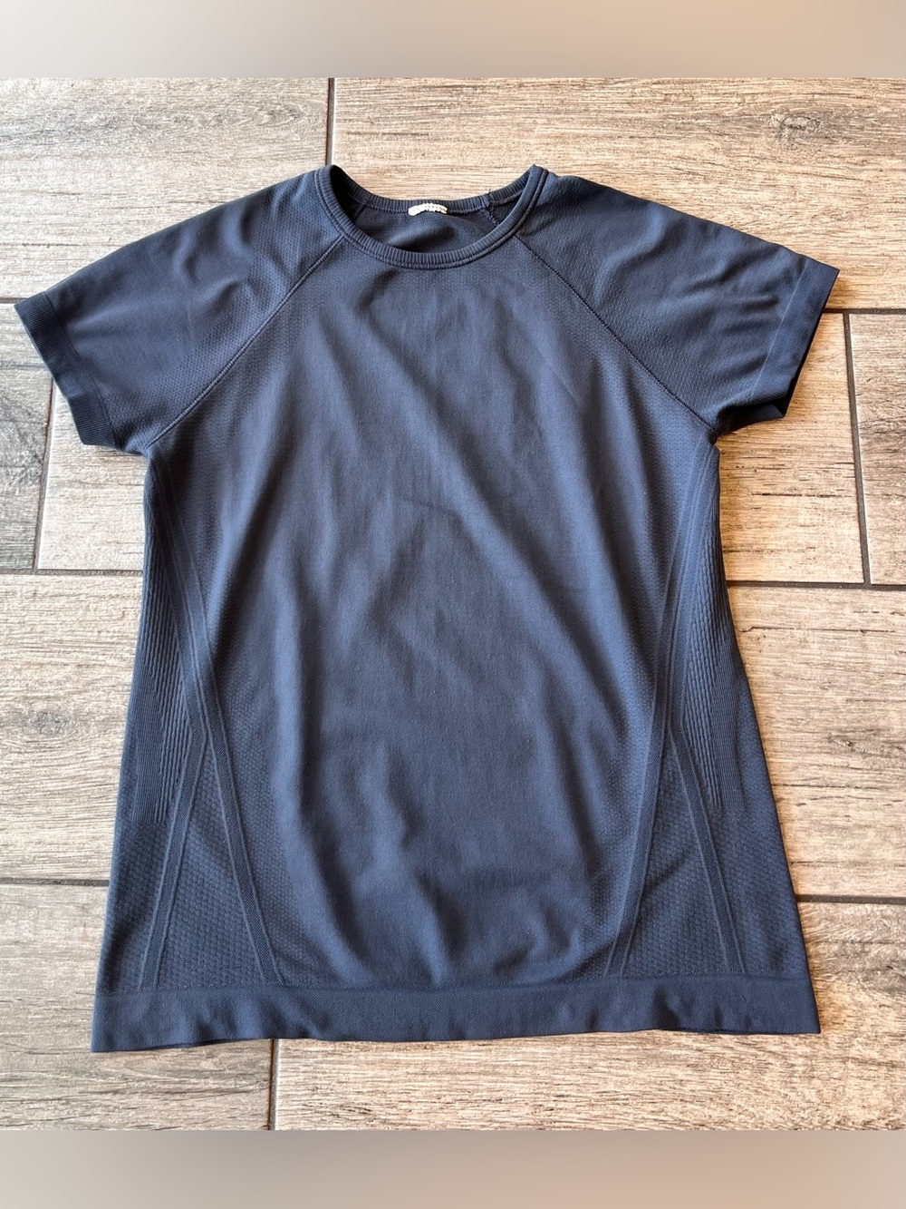 Athleta Women's Momentum Seamless Tee Medium Dark Gray Short Sleeve